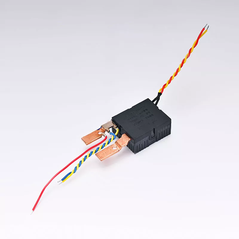 Egyfázisú 2P sín típusú balról jobbra kifelé reteszelő relé