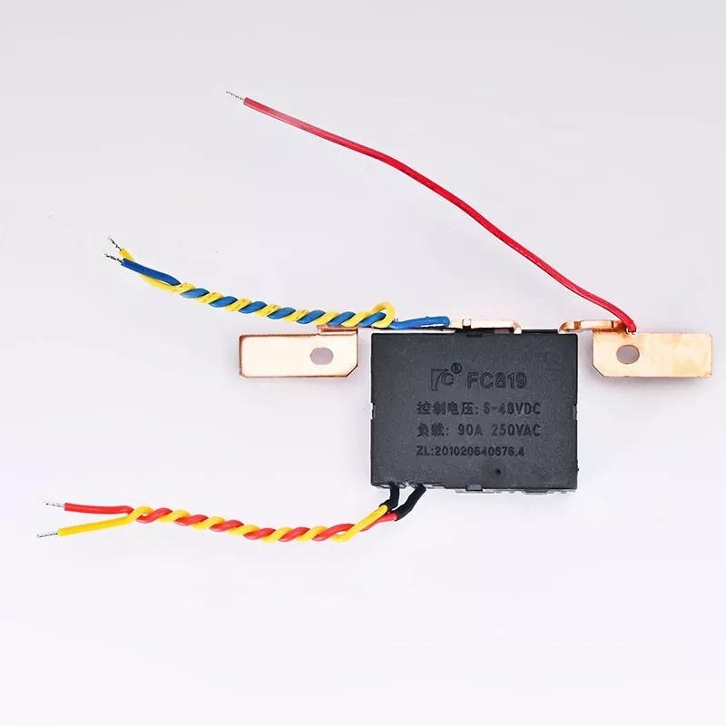 Egyfázisú 2P sín típusú felülről alulról kifelé reteszelő relé